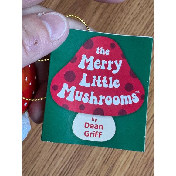 Merry Little Mushroom with Santa hat cloud - Picture 5 of 10